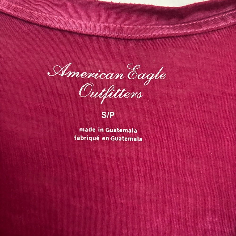 American Eagle Outfitters Y2K Early 2000s Women's Maroon V-neck T-Shirt - Picture 3 of 5